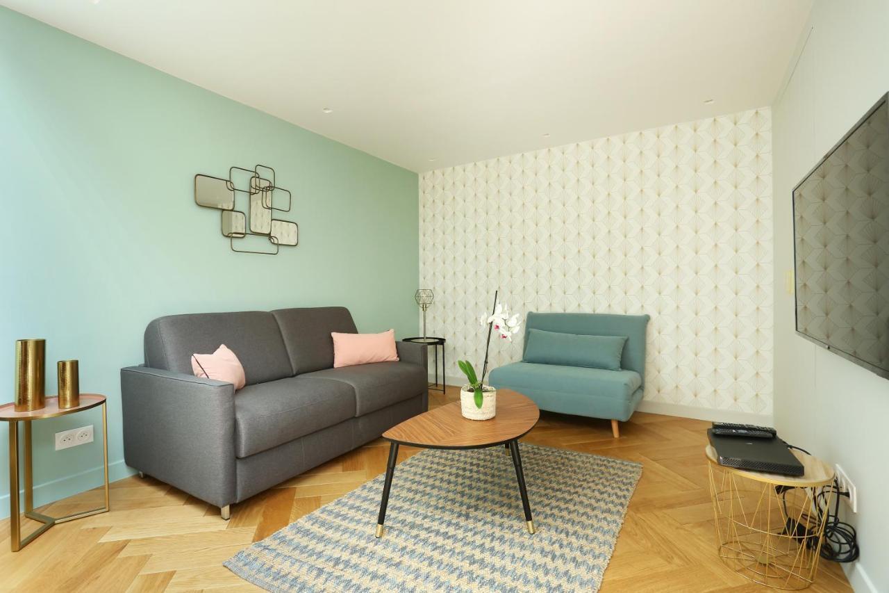 Apartment Center Of Paris By Studio Prestige Exterior photo
