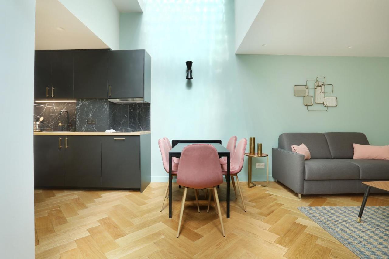 Apartment Center Of Paris By Studio Prestige Exterior photo