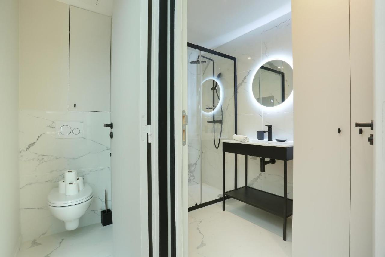 Apartment Center Of Paris By Studio Prestige Exterior photo
