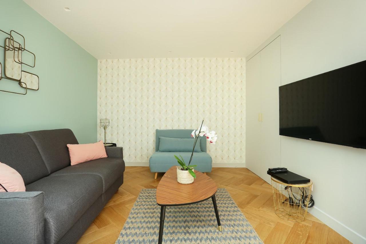 Apartment Center Of Paris By Studio Prestige Exterior photo